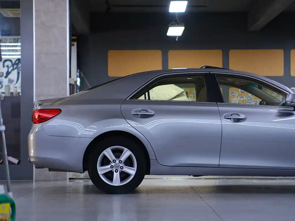 Toyota Reiz — миниатюра 8