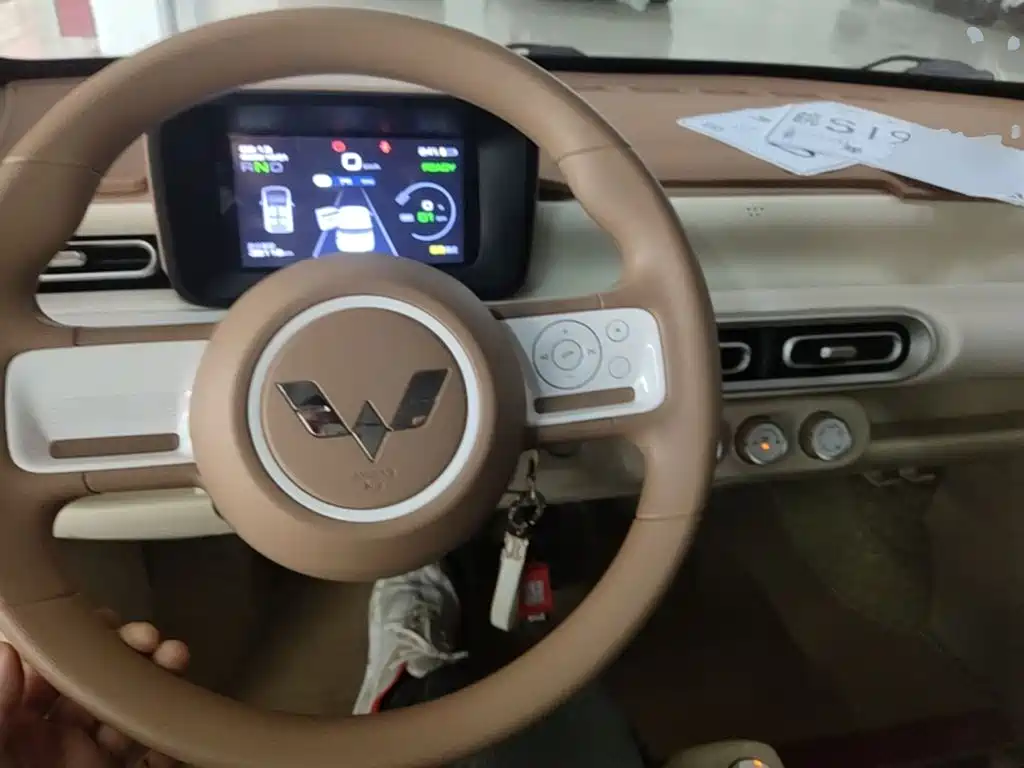 Wuling MINIEV — миниатюра 10