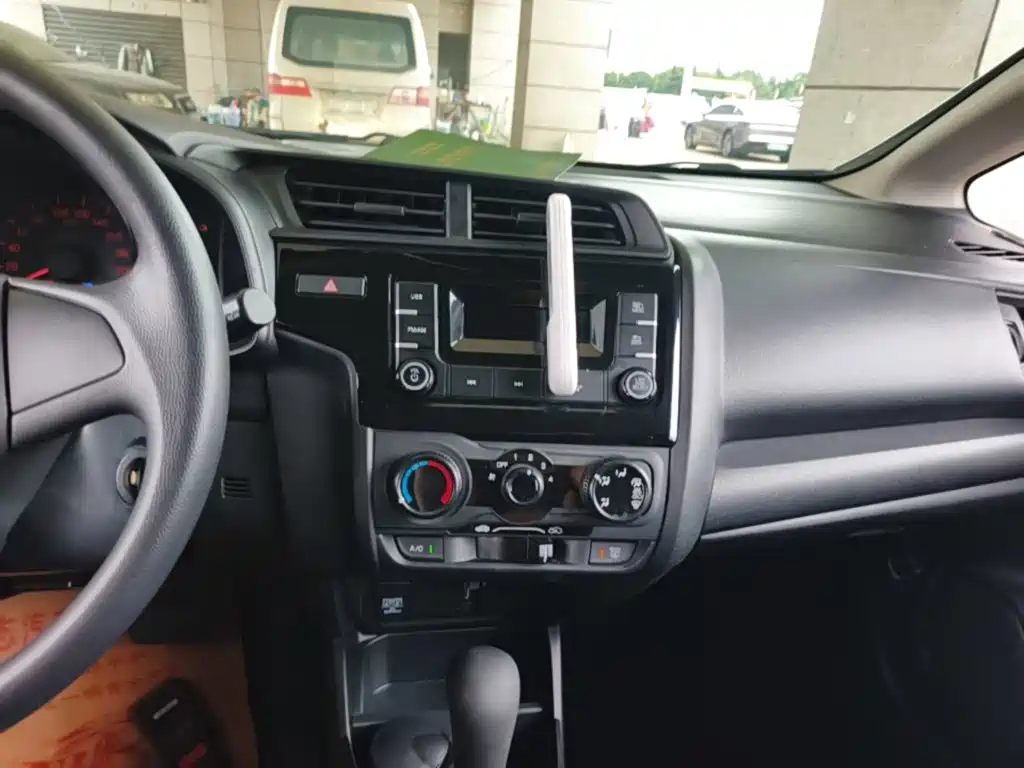 Honda Fit — миниатюра 13
