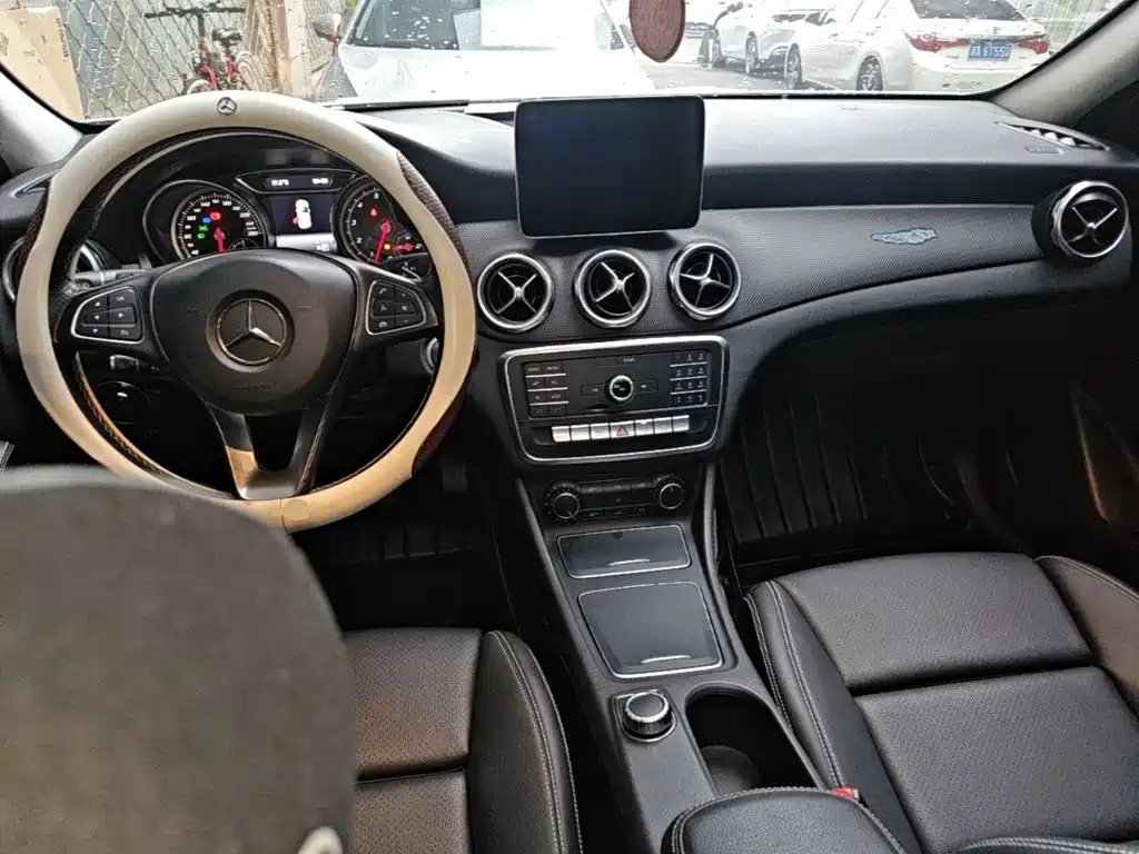 Mercedes-Benz GLA — миниатюра 10