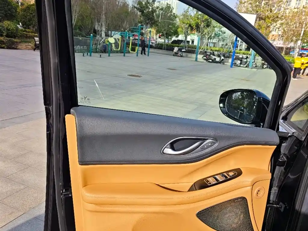 LANTU AUTOMOBILE LANTU DREAMER