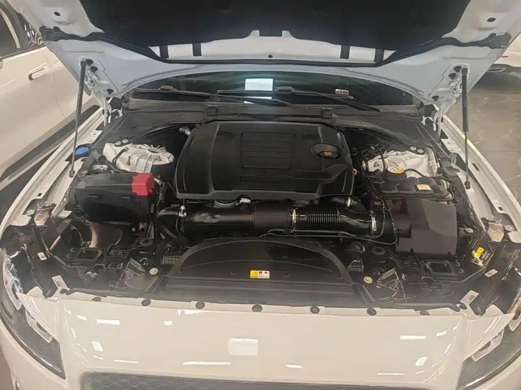 Jaguar XFL — миниатюра 20