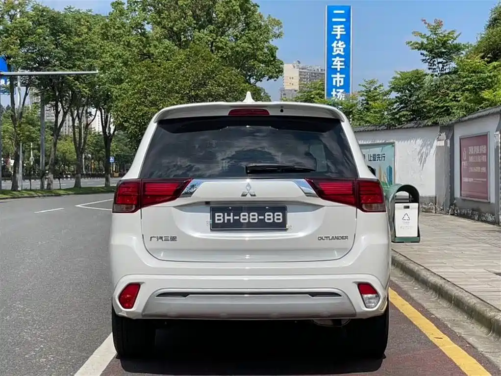Mitsubishi Outlander 2021 2.0L 5 мест