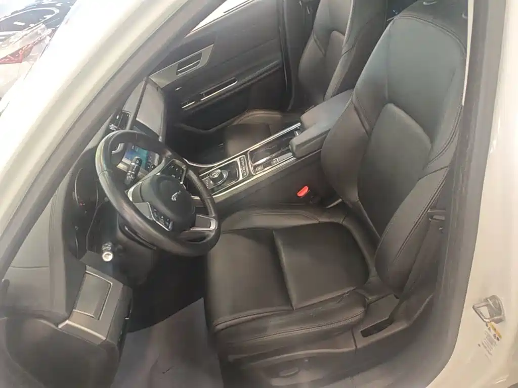 Jaguar XFL — миниатюра 15