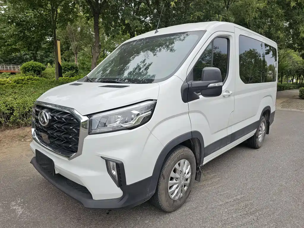 Maxus V90