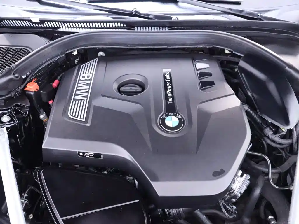 BMW 5 Series — миниатюра 24