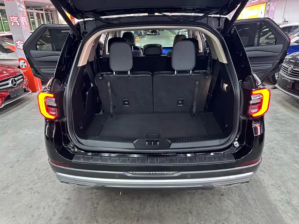 Ford Explorer — миниатюра 17