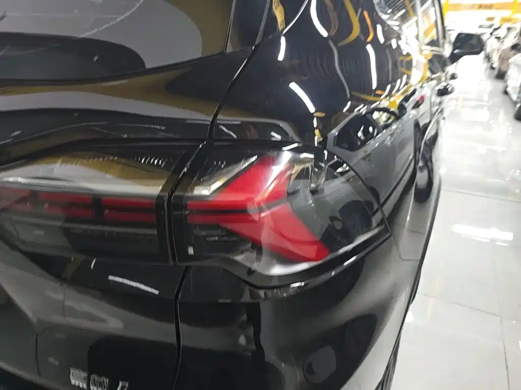 Geely Haoyue L — миниатюра 24
