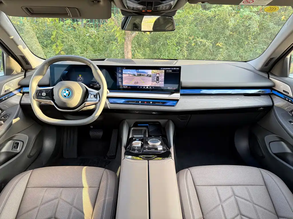BMW i5 — миниатюра 21