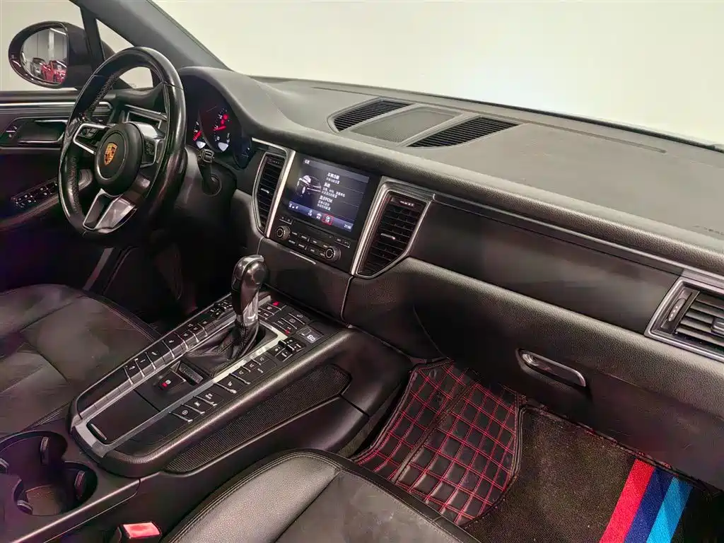Porsche Macan — миниатюра 15