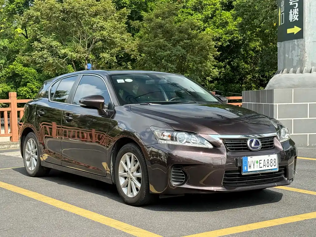 Lexus CT — миниатюра 3