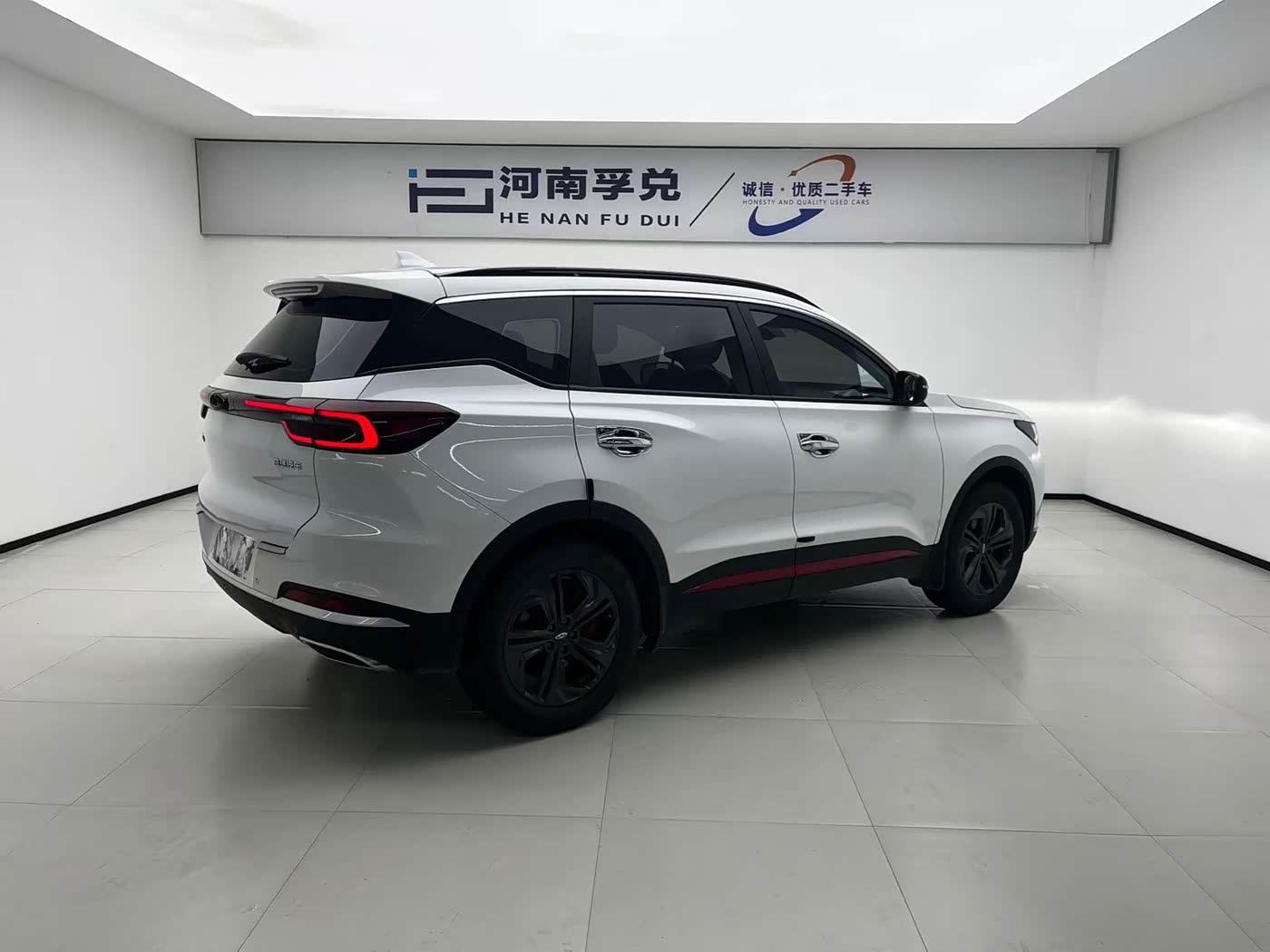 CHERY Tiggo 7 1.5 л 2023 г. Белый, пробег 23000 км