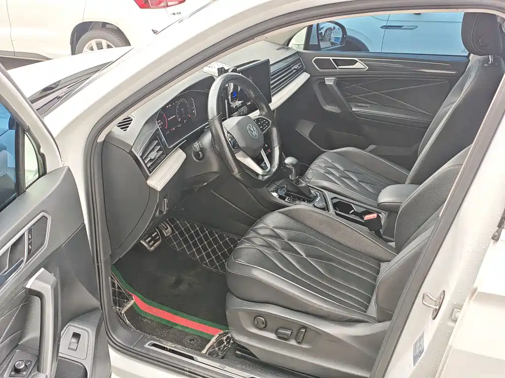 Volkswagen Tiguan L — миниатюра 7