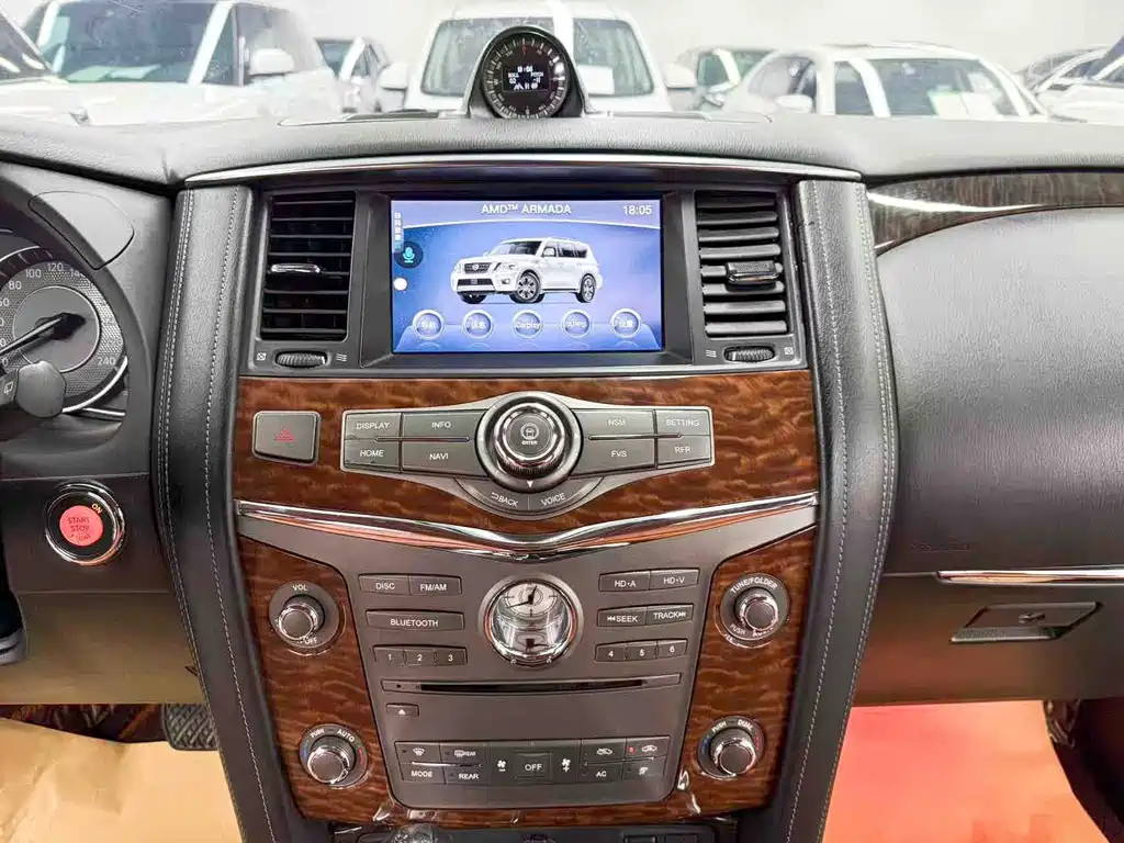 Nissan Patrol — миниатюра 21