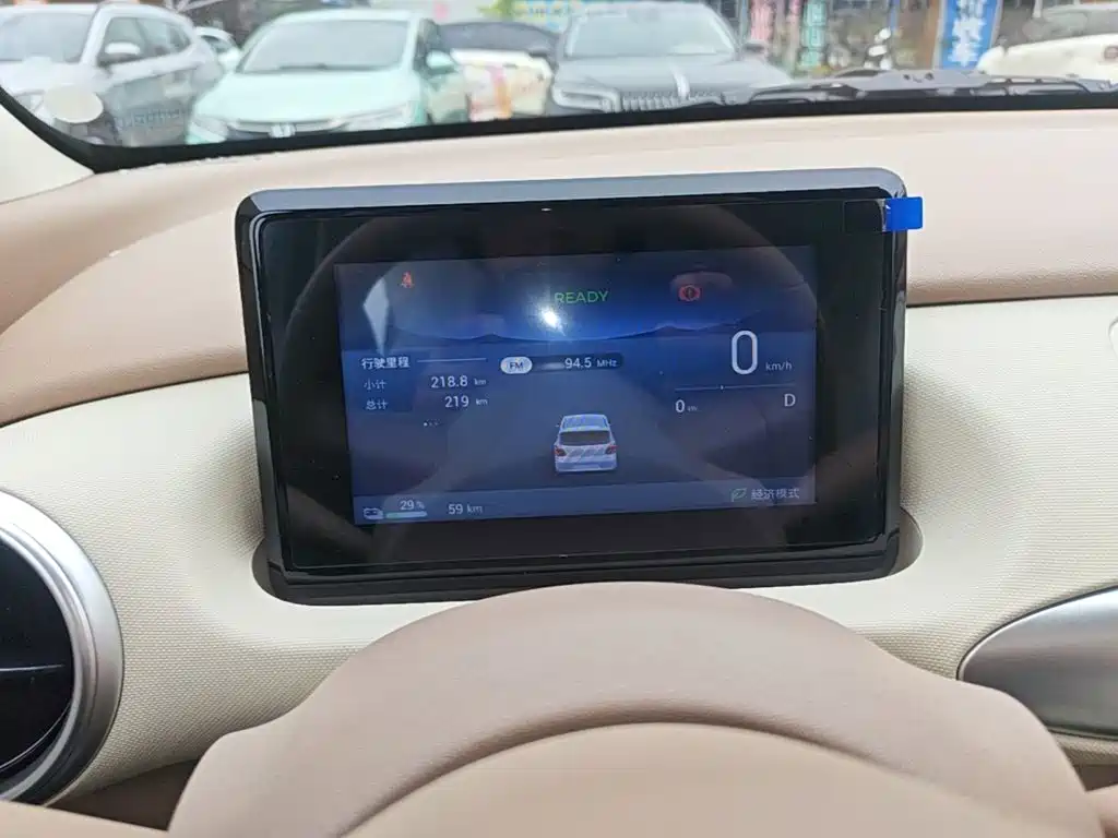 Wuling MINIEV — миниатюра 12