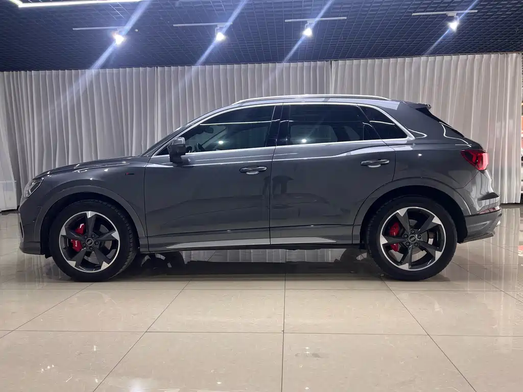 Audi Q3 2023 35 TFSI Fashion (1.5T)