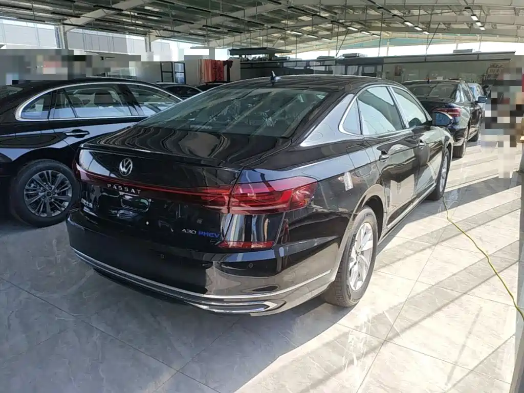 Volkswagen Passat PHEV — миниатюра 7