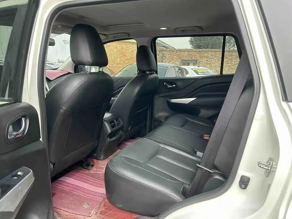 Nissan Terra — миниатюра 8