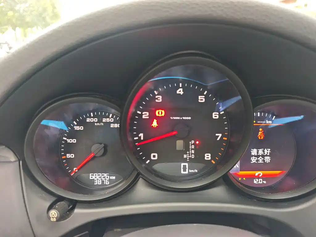 Porsche Macan — миниатюра 9