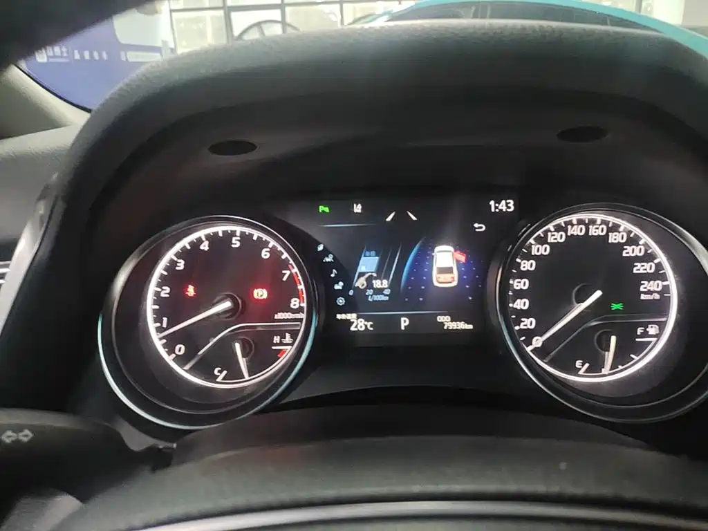 Toyota Camry — миниатюра 12