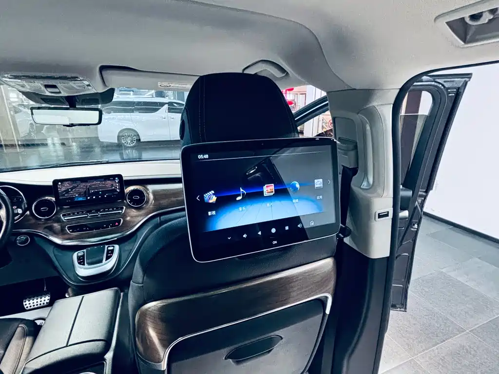 MERCEDES-BENZ V CLASS