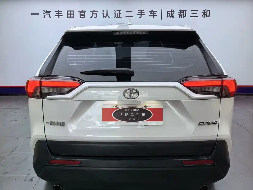 Toyota RAV4 — миниатюра 4