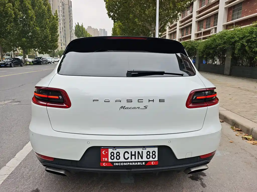 Porsche Macan — миниатюра 13
