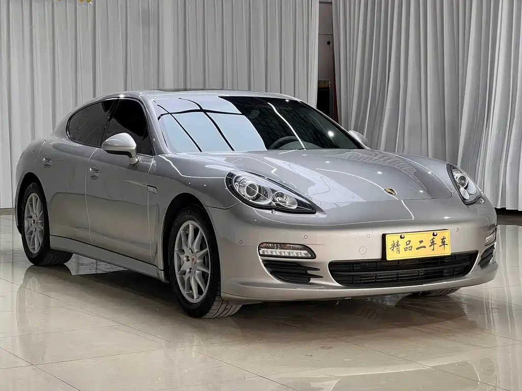 Porsche Panamera 2013 Panamera Platinum Edition 3.6L