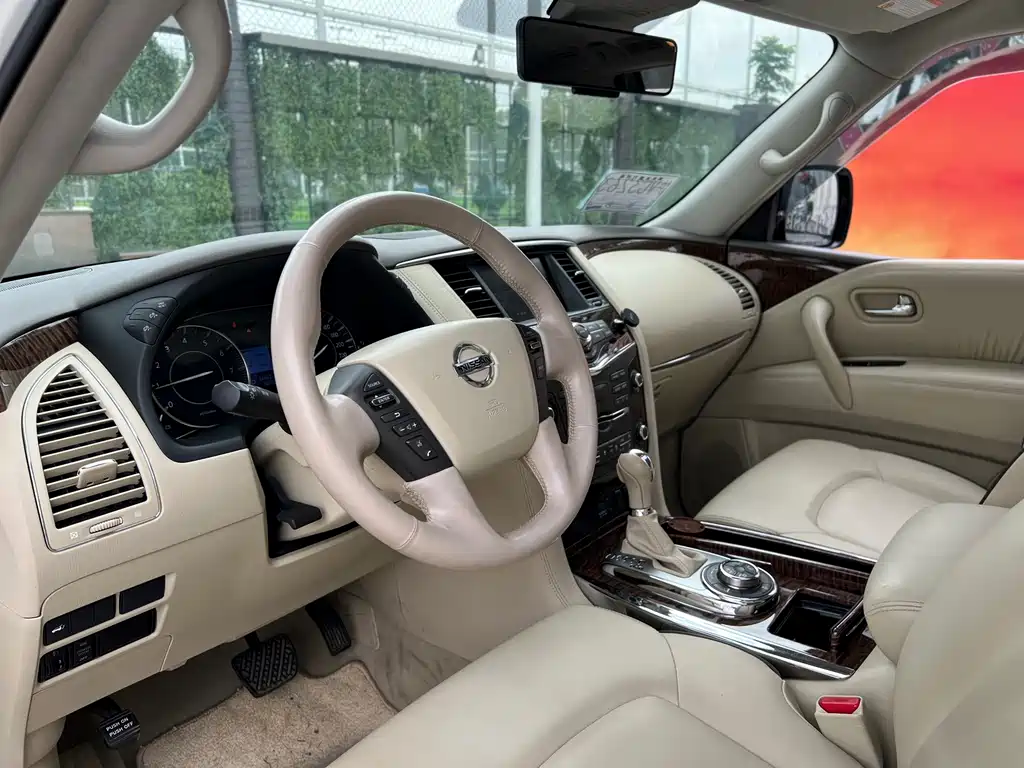 Nissan Patrol — миниатюра 9
