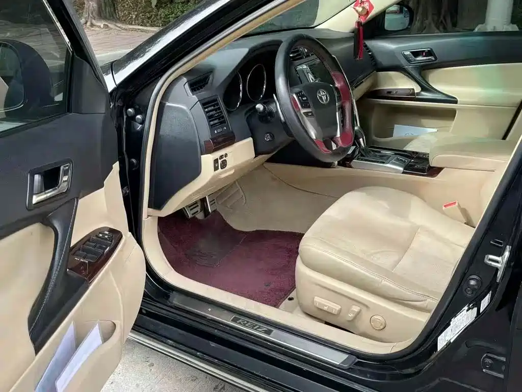 Toyota Reiz — миниатюра 5