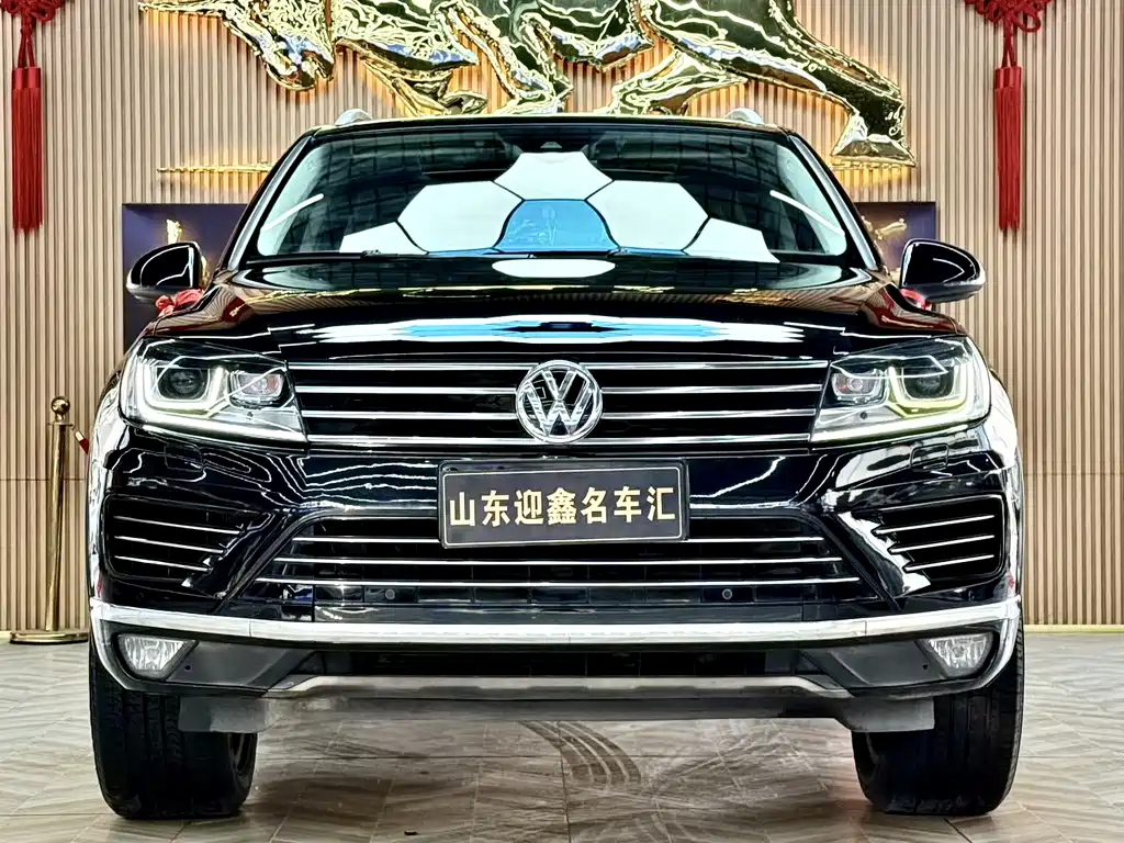 VOLKSWAGEN TOUAREG
