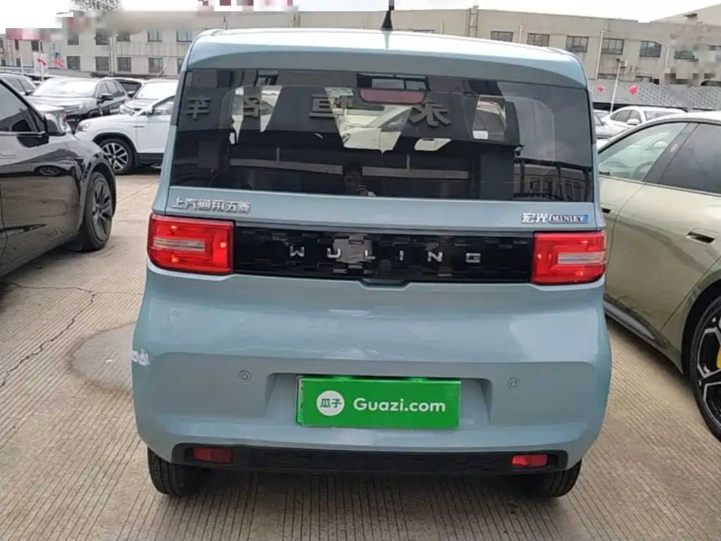 Wuling MINIEV — миниатюра 6
