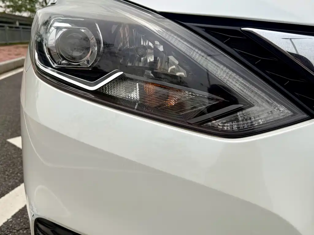 Nissan Sylphy 2018 1.6XV CVT Premium