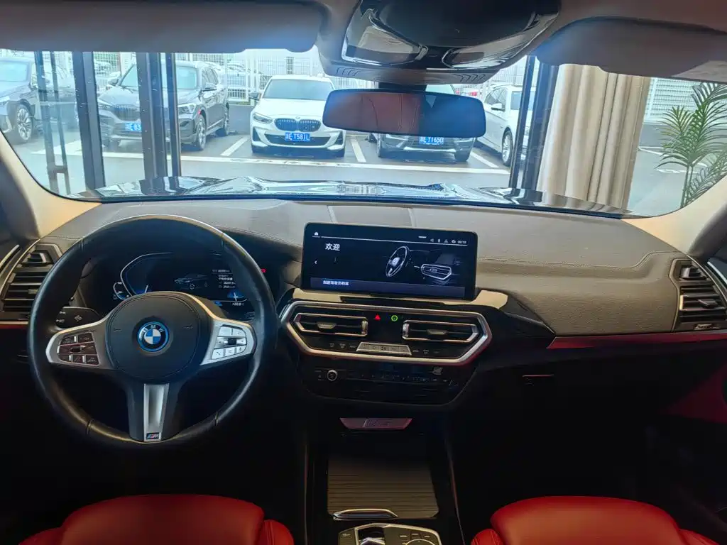 BMW iX3 — миниатюра 8