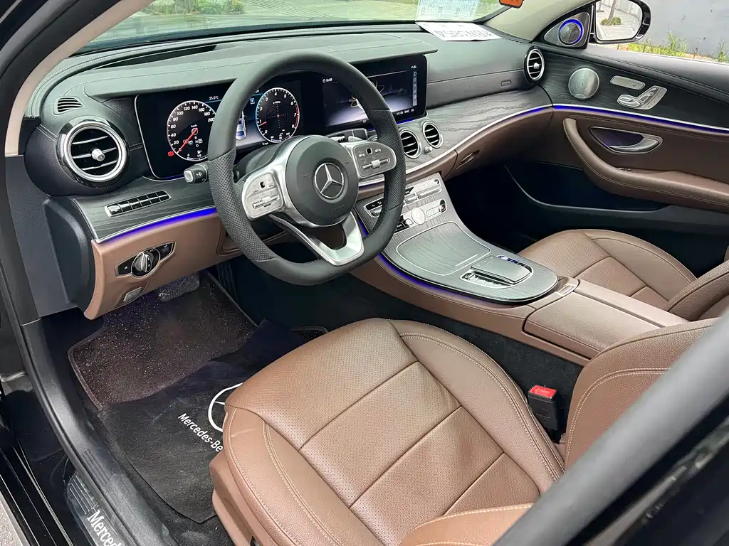Mercedes-Benz E-Class — миниатюра 8