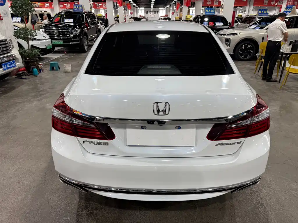 Honda Accord — миниатюра 7