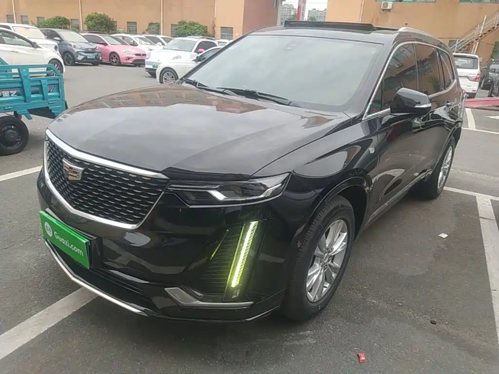 Cadillac XT6 2021 28T мест