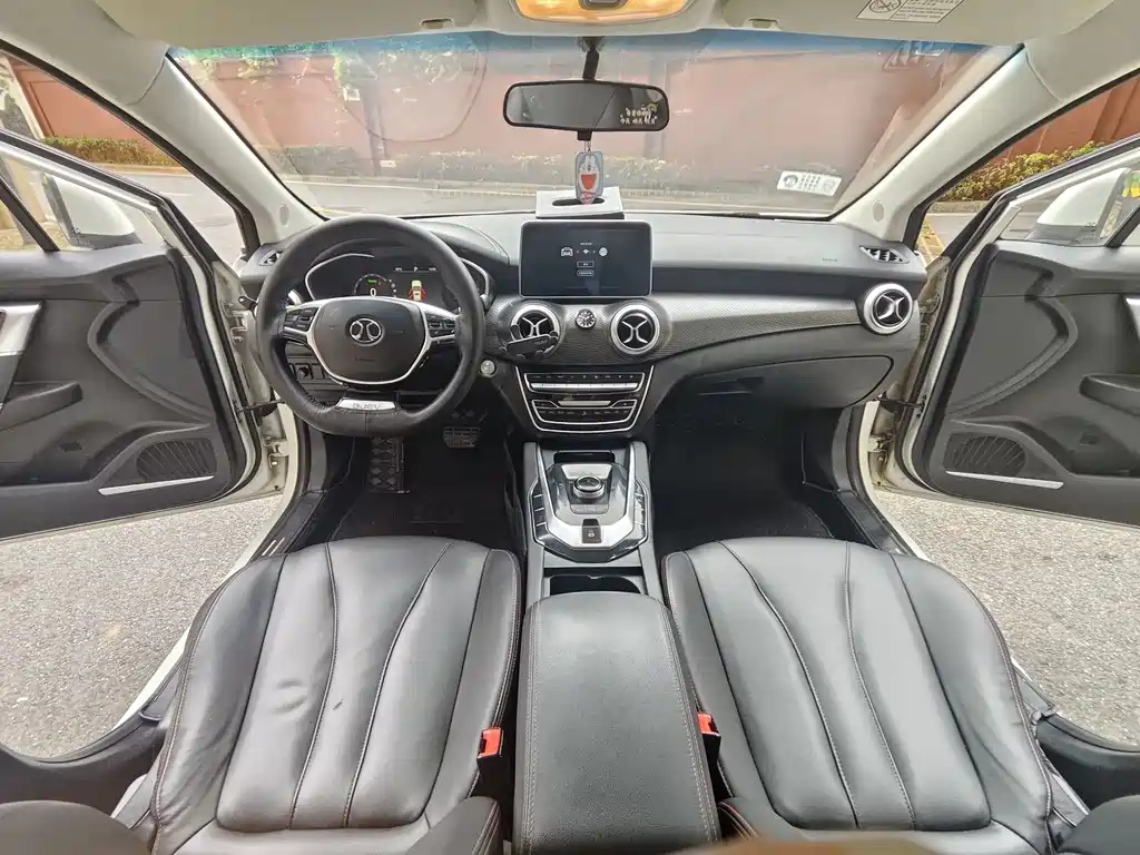 BAIC EU5 — миниатюра 8
