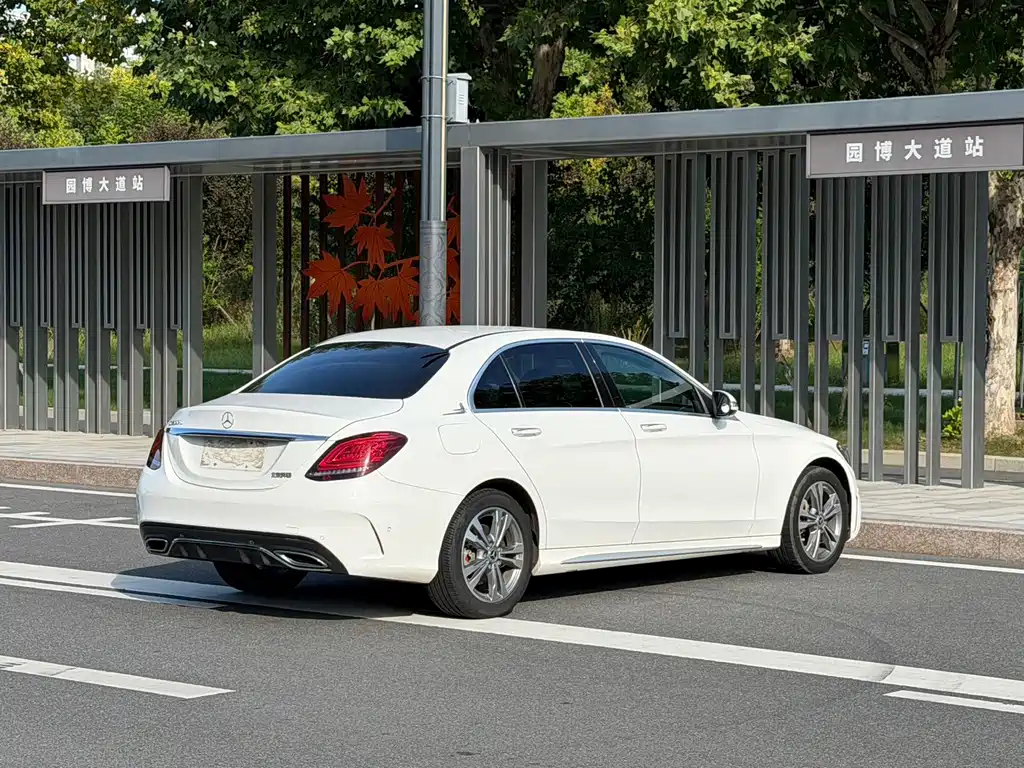 Mercedes-Benz C-Class — миниатюра 7
