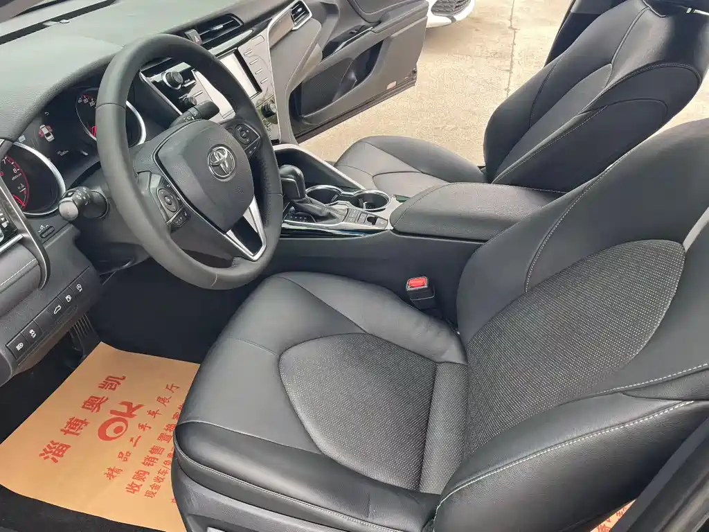 TOYOTA CAMRY