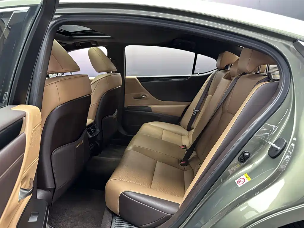 Lexus ES — миниатюра 7