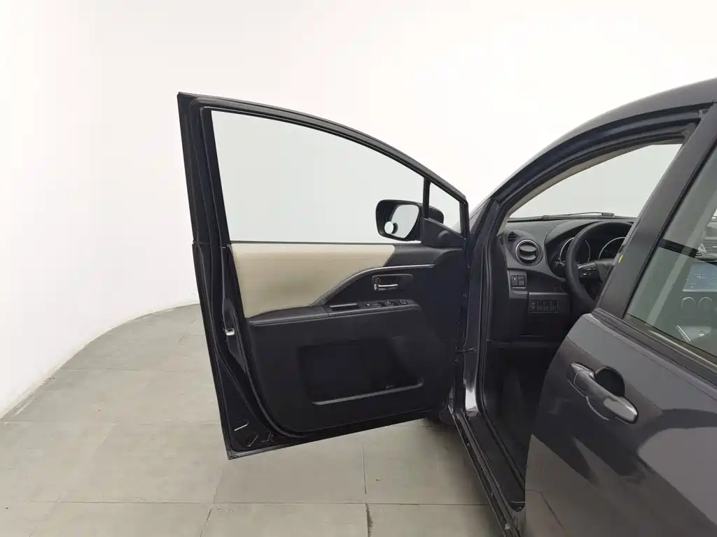 Mazda 5 — миниатюра 8