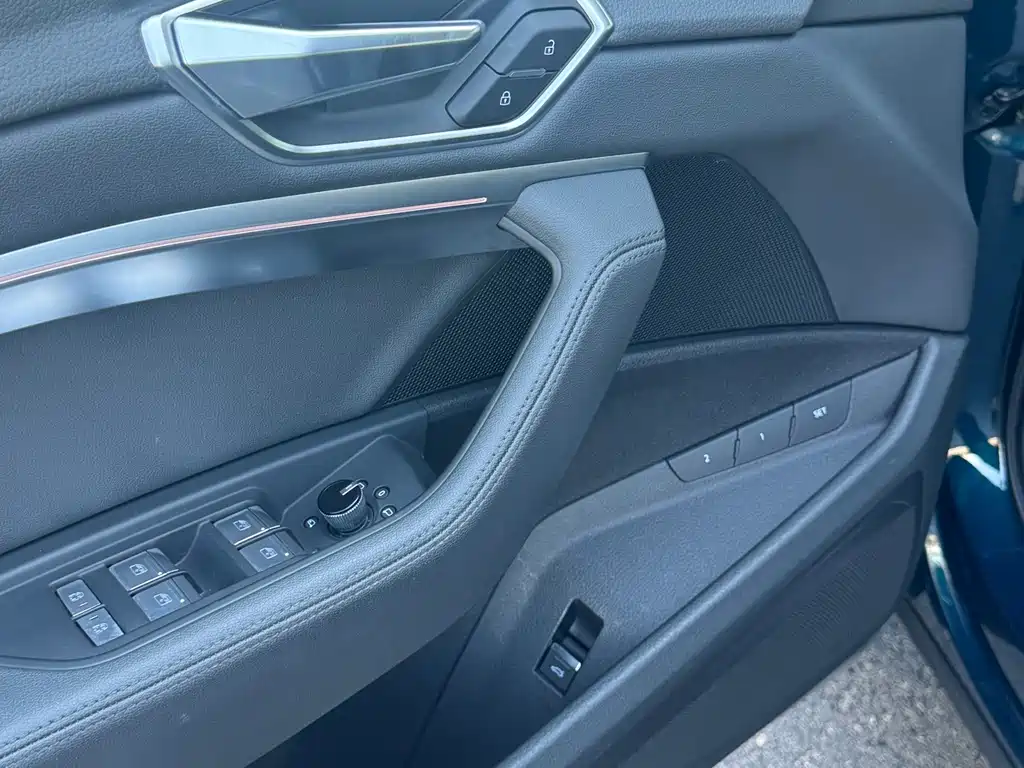 Audi e-tron (Import) — миниатюра 15