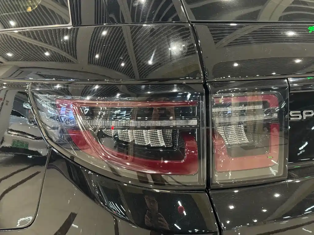 LAND ROVER DISCOVER SPORTS