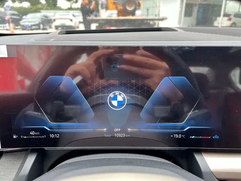 BMW 5 Series — миниатюра 4