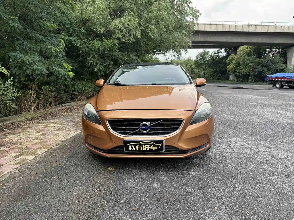 Volvo V40 — миниатюра 2