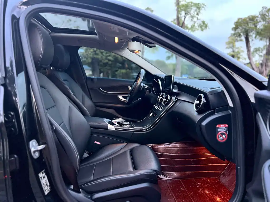 Mercedes-Benz C-Class — миниатюра 12
