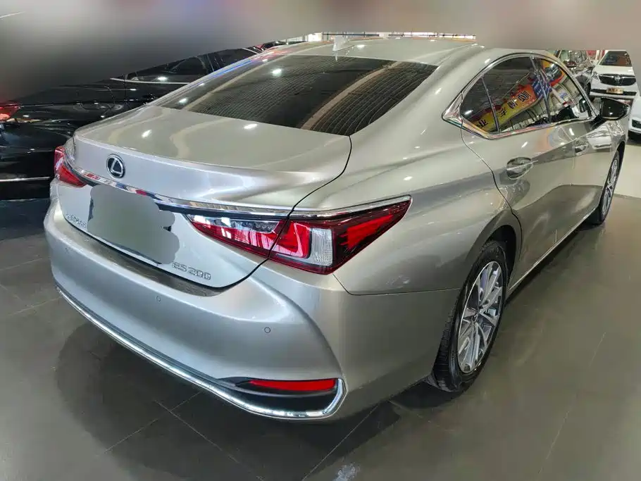 Lexus ES — миниатюра 3