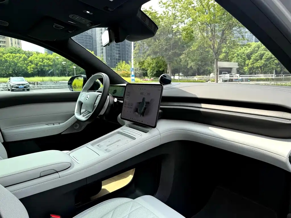 NIO ES6 — миниатюра 13