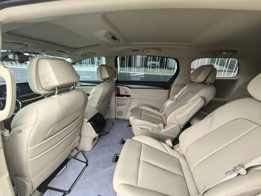 Buick GL8 Hybrid — миниатюра 13